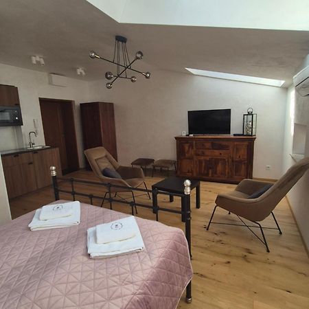 Aparthotel Miodowa 25 Красков Екстериор снимка