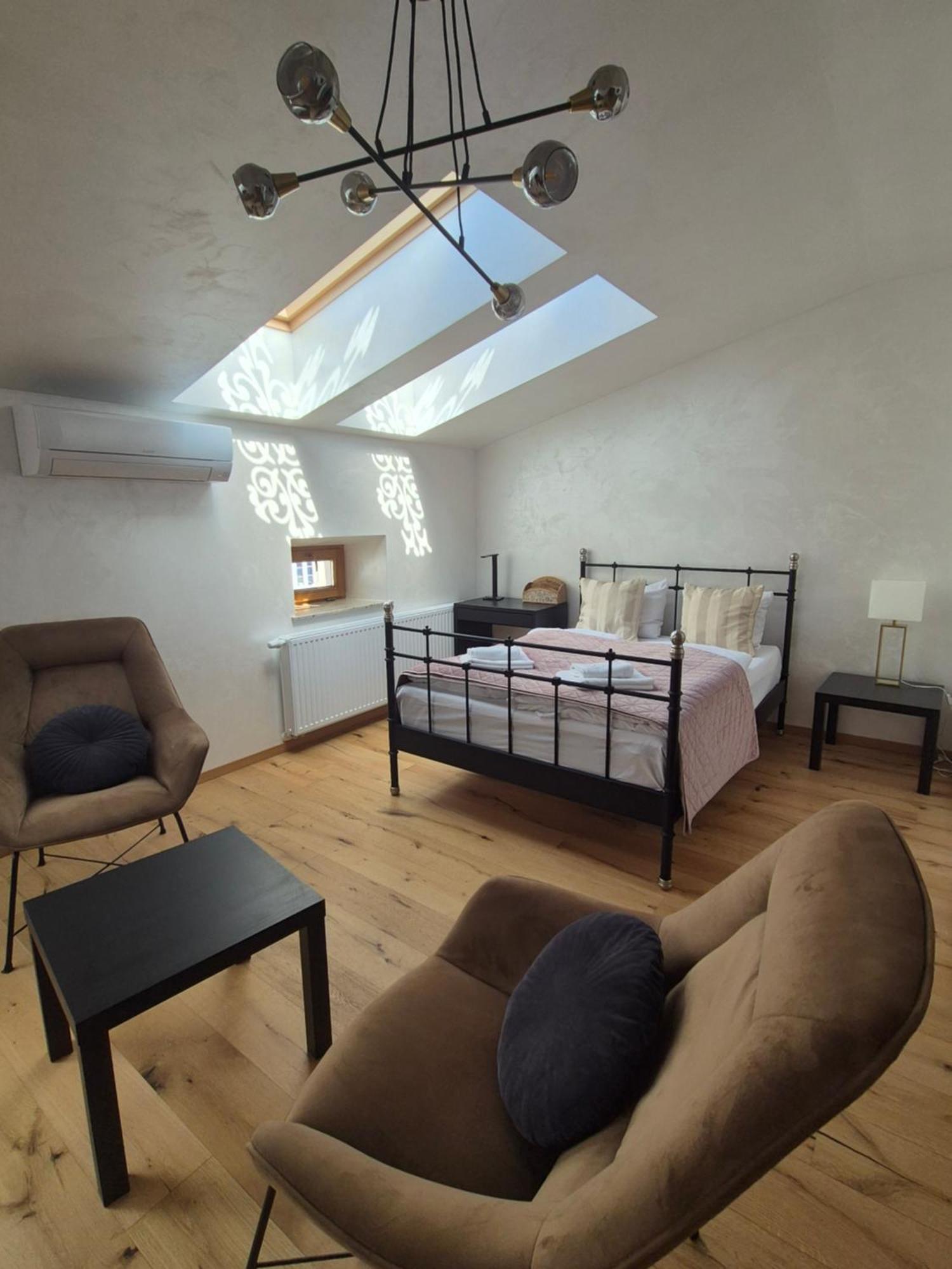 Aparthotel Miodowa 25 Красков Екстериор снимка