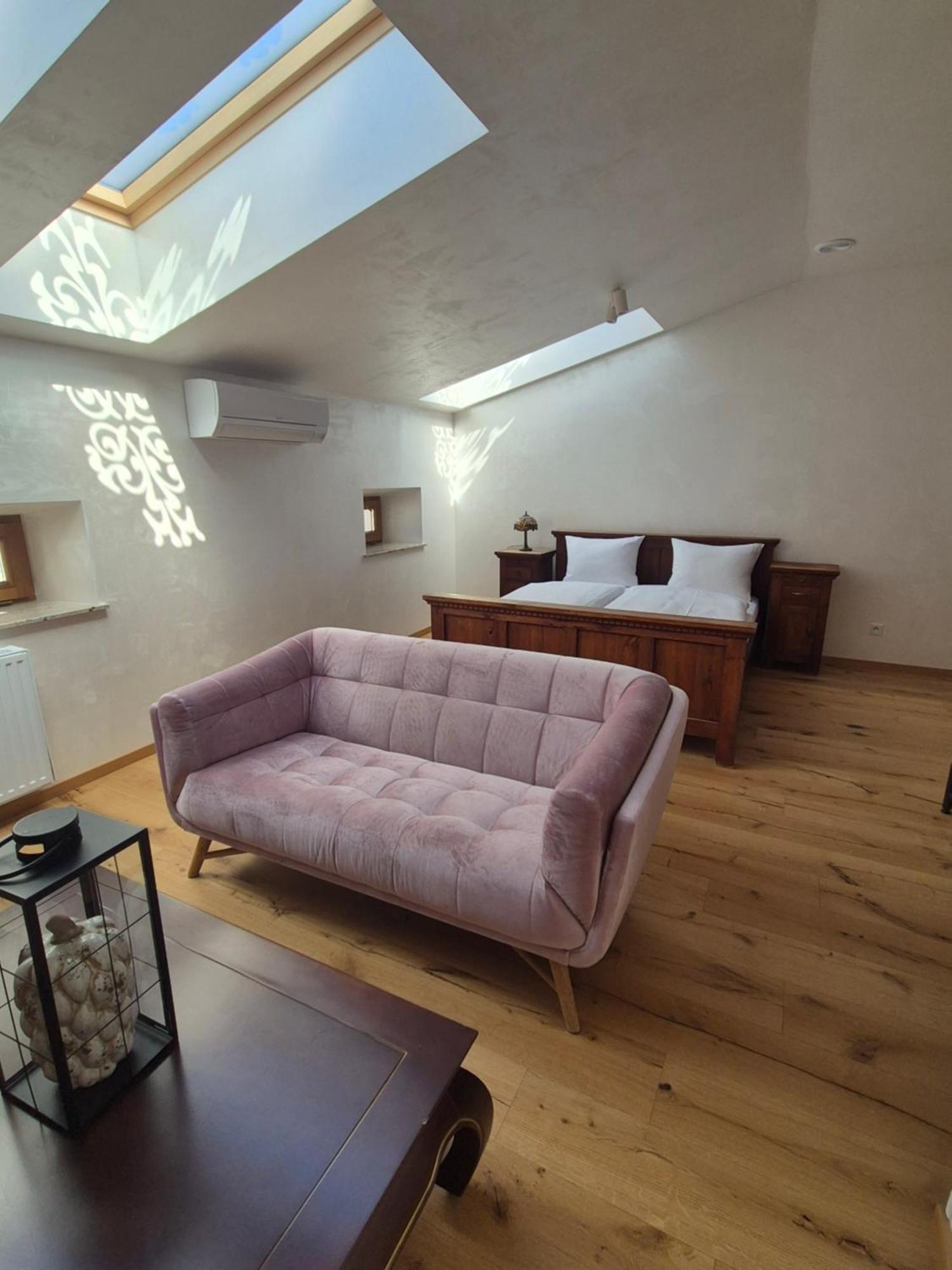 Aparthotel Miodowa 25 Красков Екстериор снимка