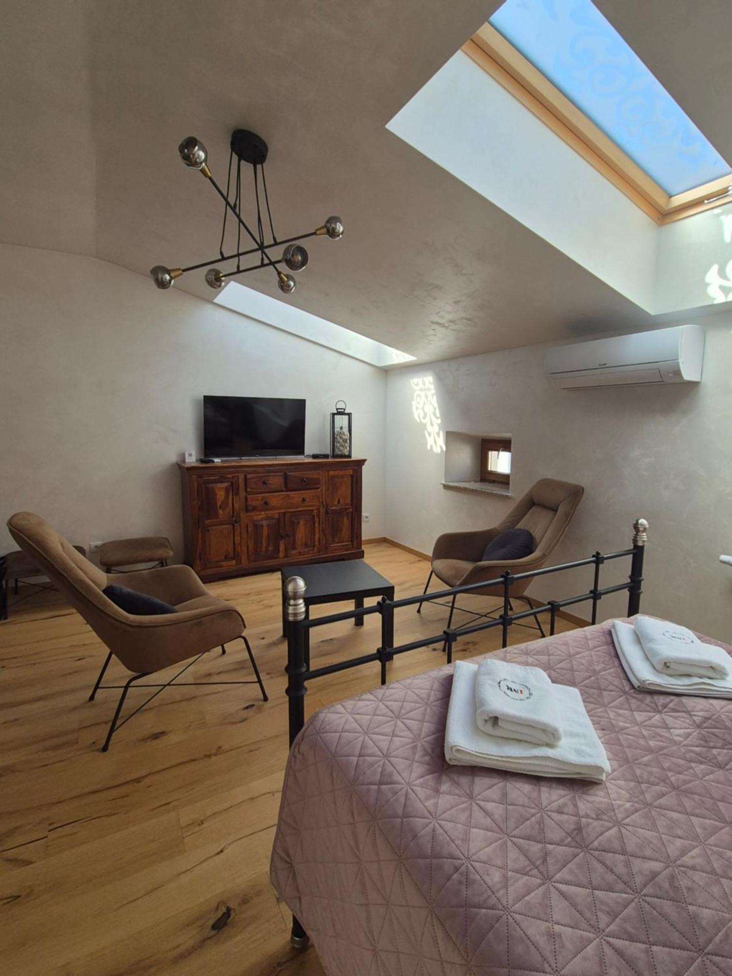 Aparthotel Miodowa 25 Красков Екстериор снимка