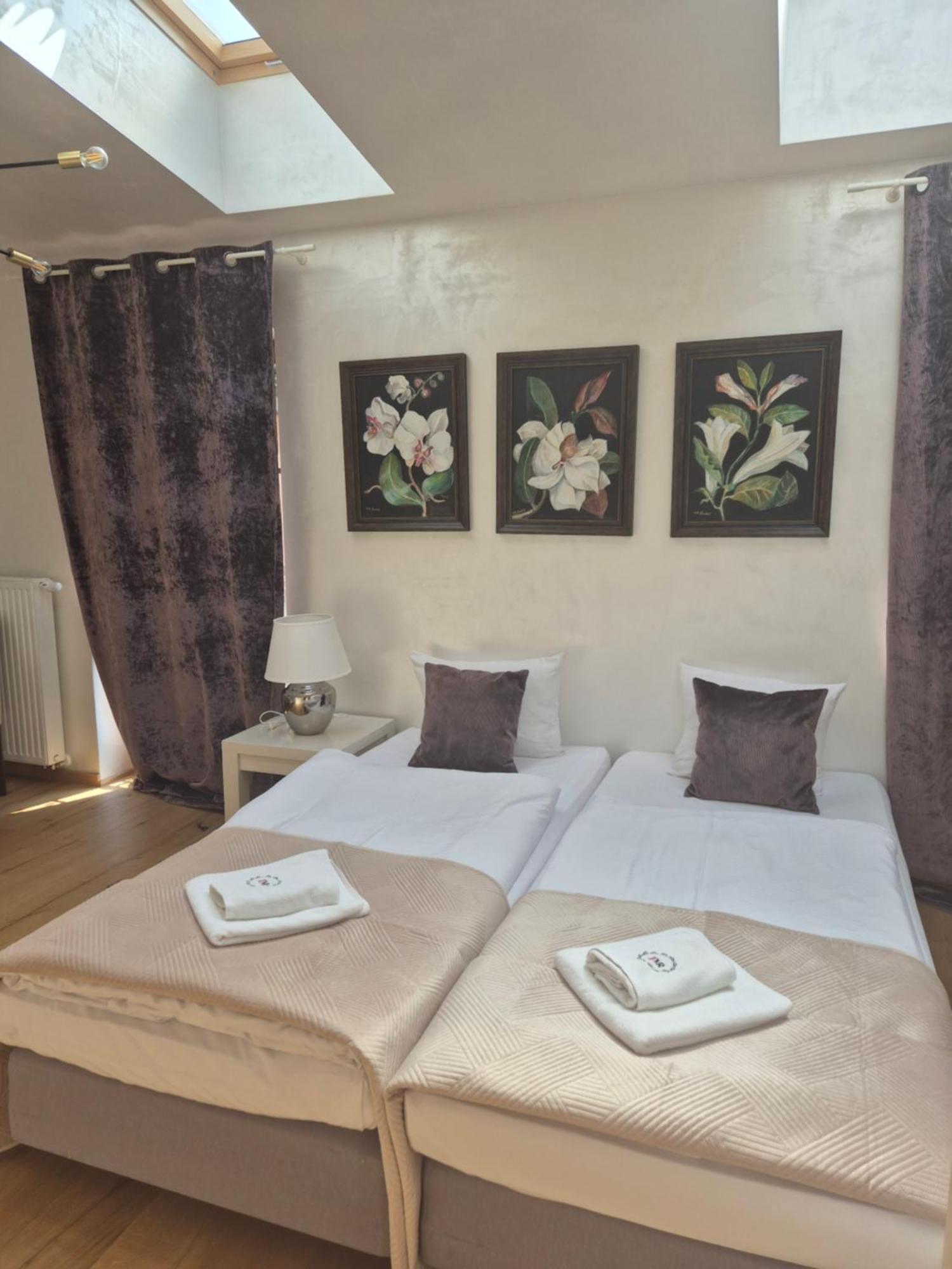 Aparthotel Miodowa 25 Красков Екстериор снимка