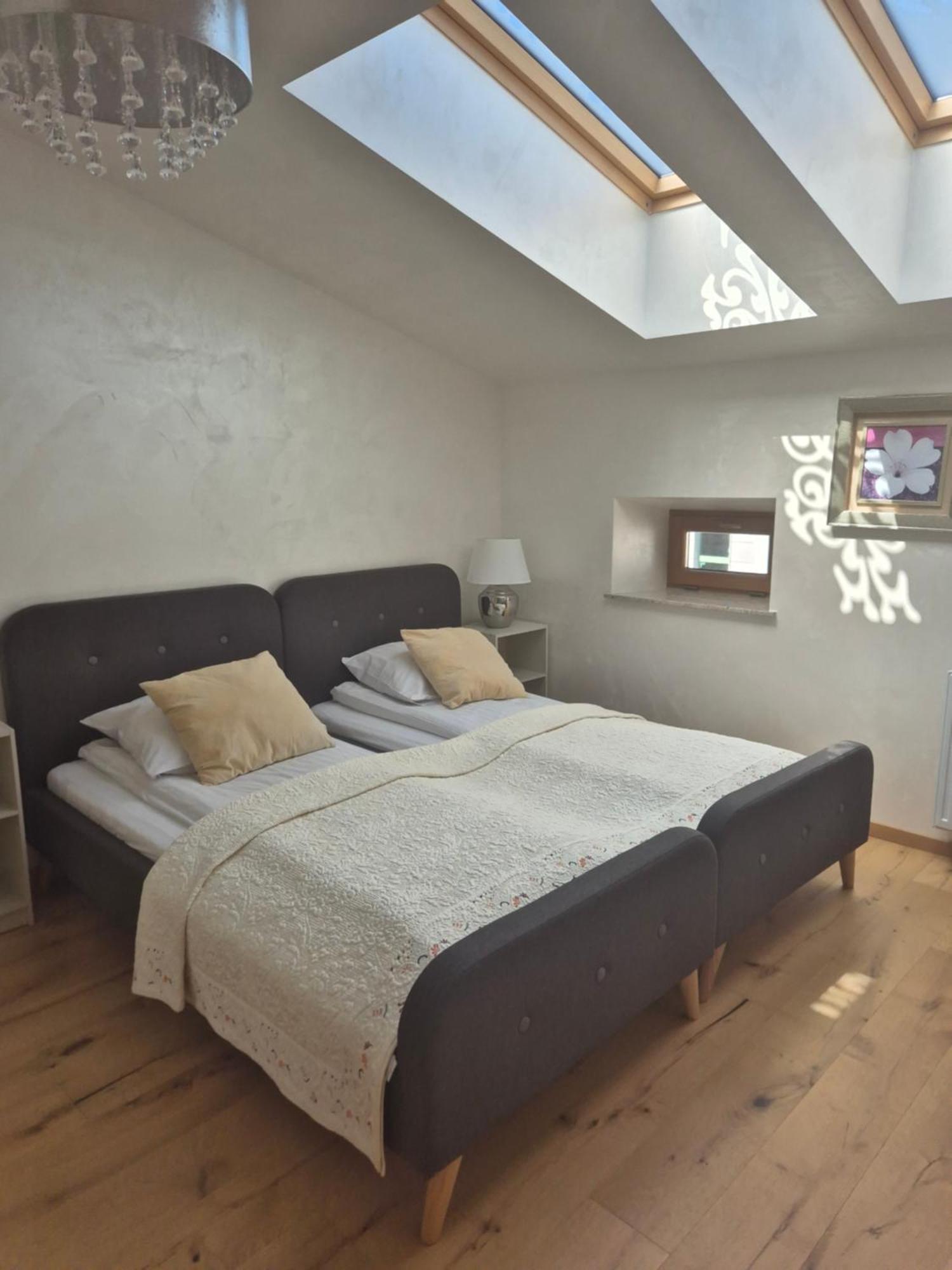 Aparthotel Miodowa 25 Красков Екстериор снимка