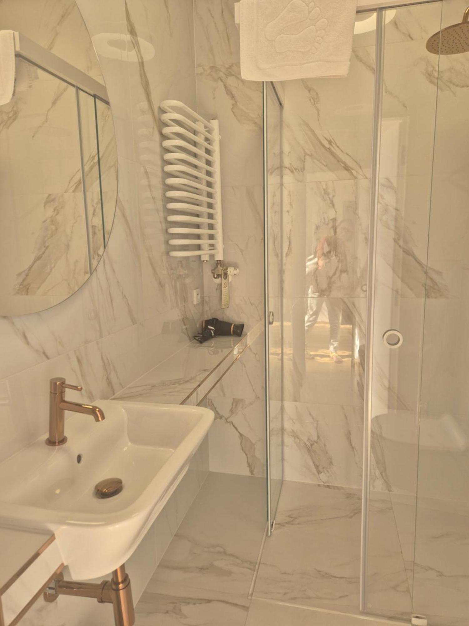 Aparthotel Miodowa 25 Красков Екстериор снимка
