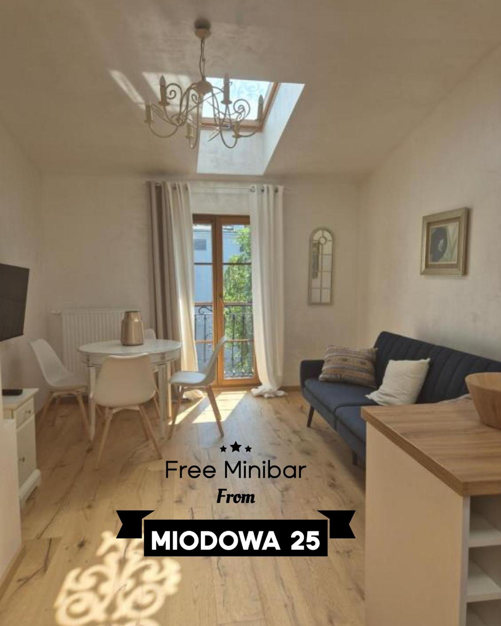 Aparthotel Miodowa 25 Красков Екстериор снимка